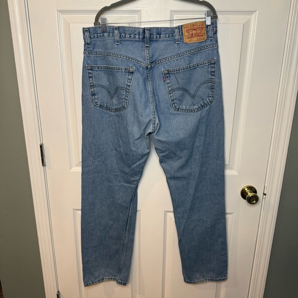 Levi’s Regular Fit Light Wash Men’s 505 Jeans Classic Denim Size 38 W 32 L GUC - Picture 3 of 7